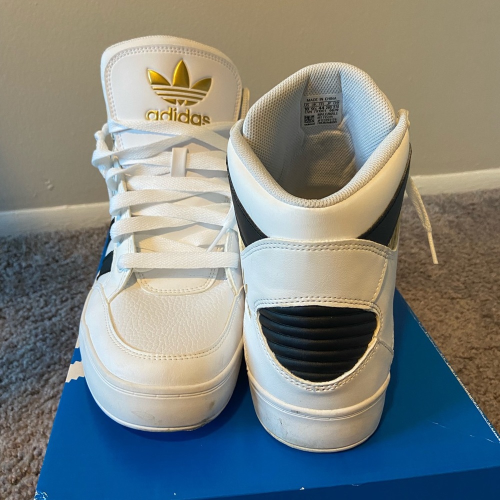 Men’s adidas shoes - Picture 4 of 5